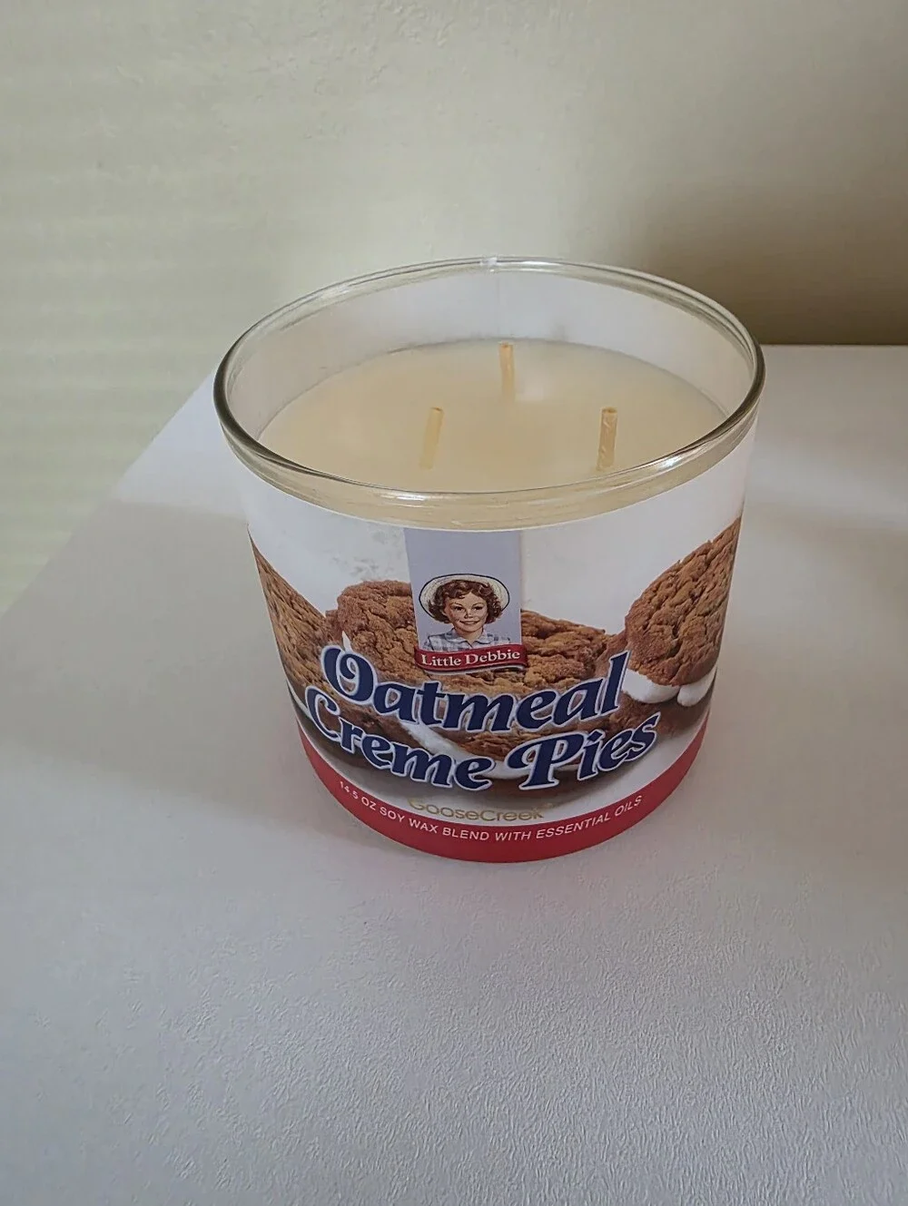 Goose Creek x Little Debbie Oatmeal Creme Pies Candle
